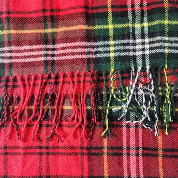 Steve Madden Wide Red Classic Tartan Scarf Fringe Edges Plaid One Size - Picture 6 of 8